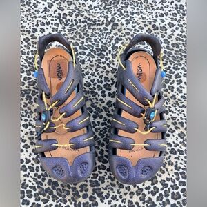 Mion water sandals/shoes